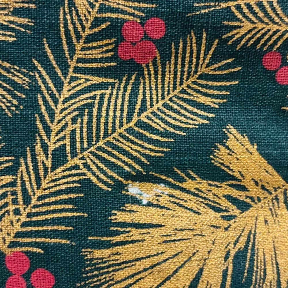 Artisan Luxe Home Dark Green Holiday Cotton Tablecloth Gold Leaves Red Berries